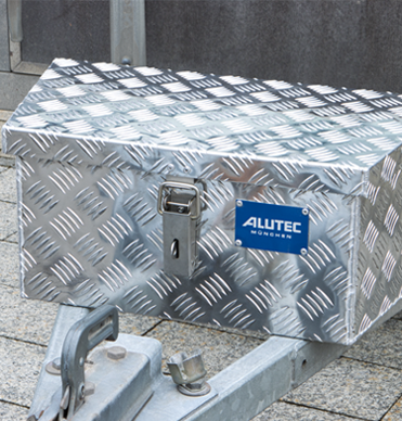 ALUTEC TRAILER-Deichselbox aus extra starkem 3 mm Alu-Riffelblech auf Hängerdeichsel