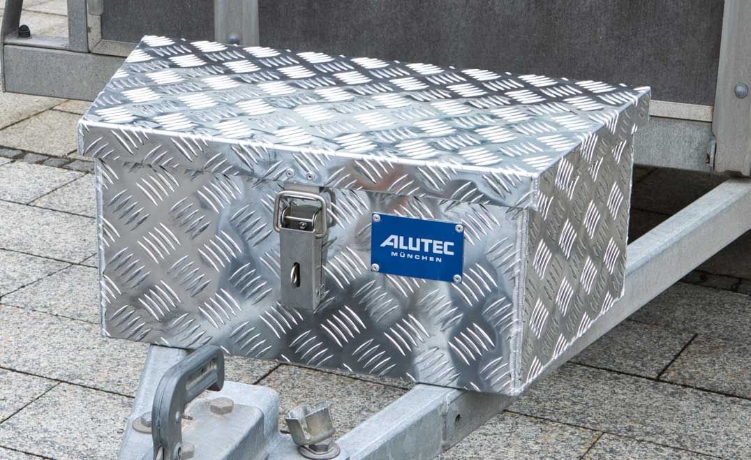 ALUTEC TRAILER-Deichselbox aus extra starkem 3 mm Alu-Riffelblech auf Hängerdeichsel