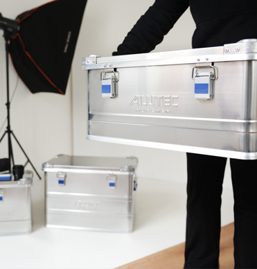 ALUTEC INDUSTRY Aluboxen im Fotostudio zur Aufbewahrung und Transport von Foto-, Film- und Beleuchtungs-Equipment